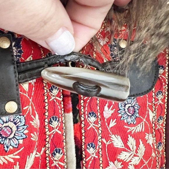 Anthropologie Karelia Coat Elevenses Jacket Red Floral Zip Fur Collar Size 6 - Picture 7 of 15